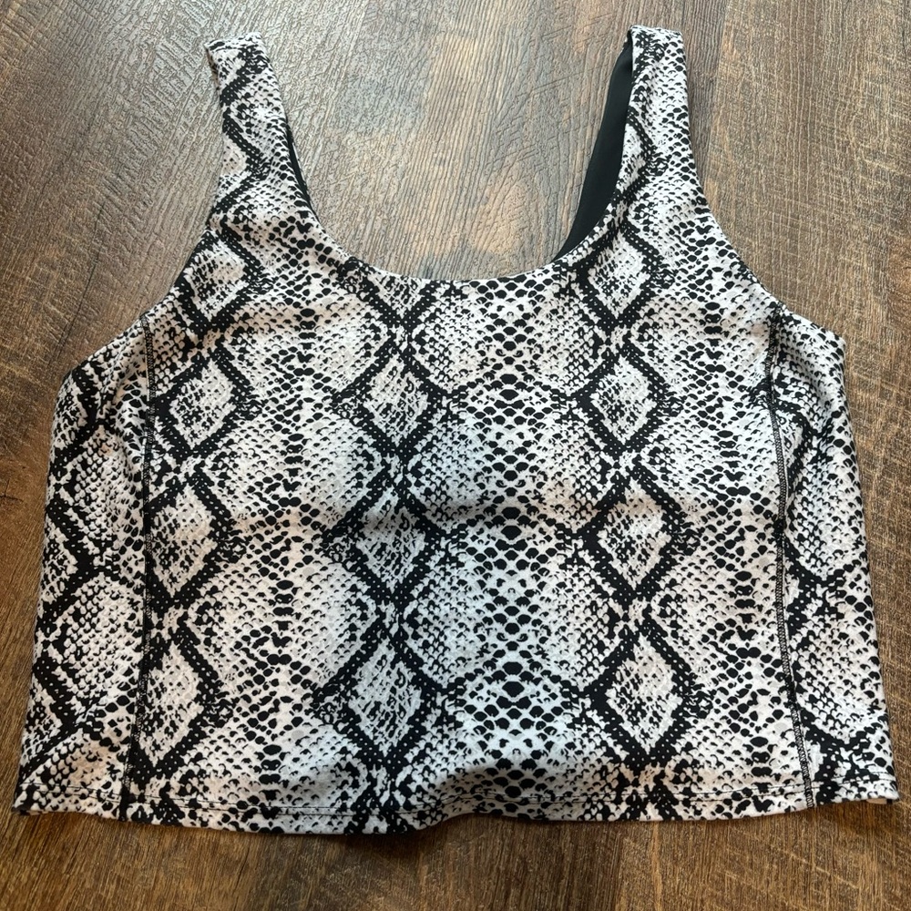 dick’s sporting goods cropped tank top - size medium